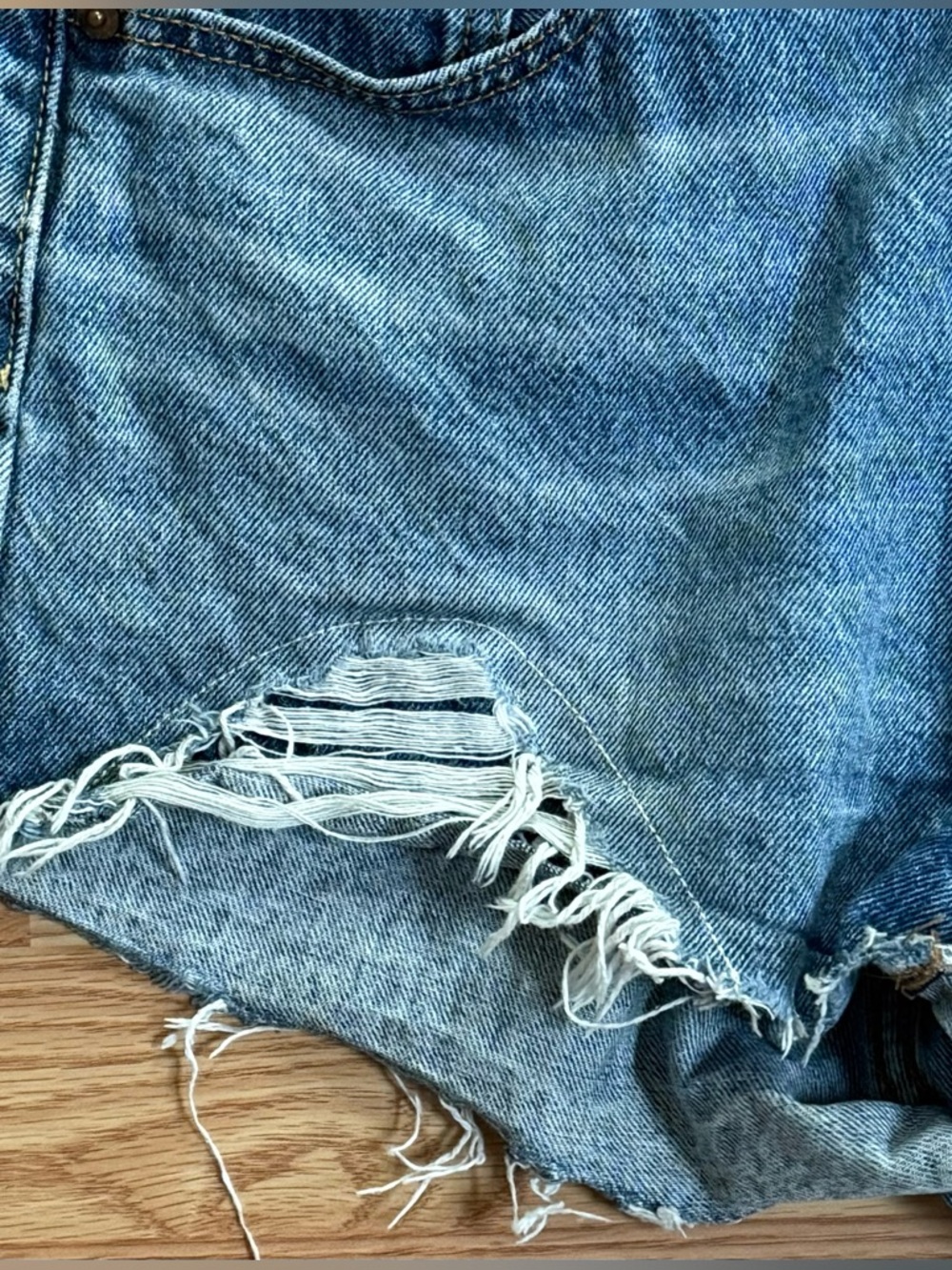 Levi’s 501 Original Cutoff Denim Shorts Button Fly Raw Hem Jean Shorts - Size 29 - Picture 3 of 10